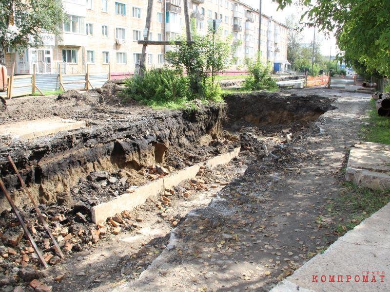 В срок не уложились: в Назарово люди уже месяц сидят без горячей воды